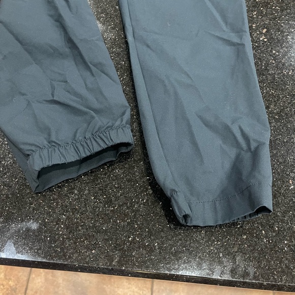 Men’s Banana Republic Joggers - Picture 3 of 4